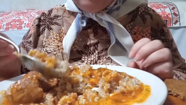Каша подлива фрикадельки😋 Мукбанг смотреть онлайн