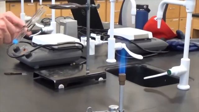 Types of Chemical Reactions - Decomposition of Copper (II) Sulfate Pentahydrate
