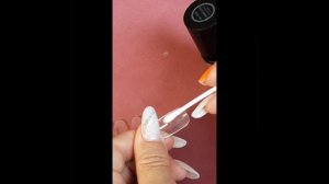 Как подготовить гелевый типс к приклеиванию