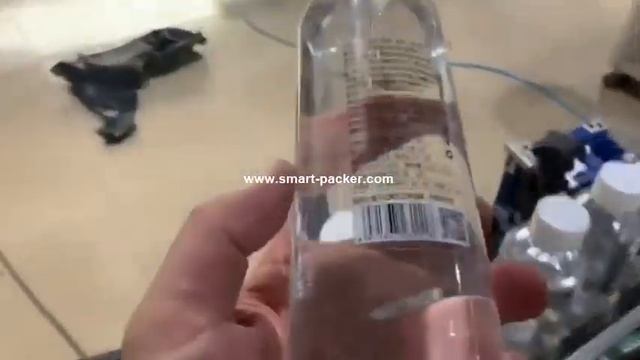Pure water bottle adhesive clear label vertical bottle labeling machine automatic labeling video смотреть онлайн