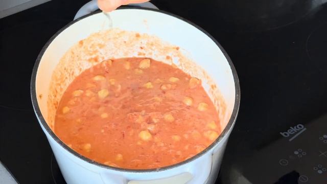 Нежный нут с томатами и рисом|Вкусно и питательно с любым гарниром #нут #рис #рецептыбезмяса #рагу