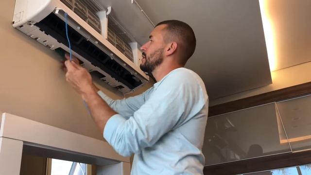 Como desentupir o dreno do ar condicionado e limpeza de filtros.