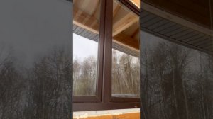 Как сделать герметичный оконный шов на деревянном доме, когда уже установлены окна