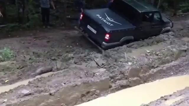 УАЗ Патриот застрял (360p) смотреть онлайн