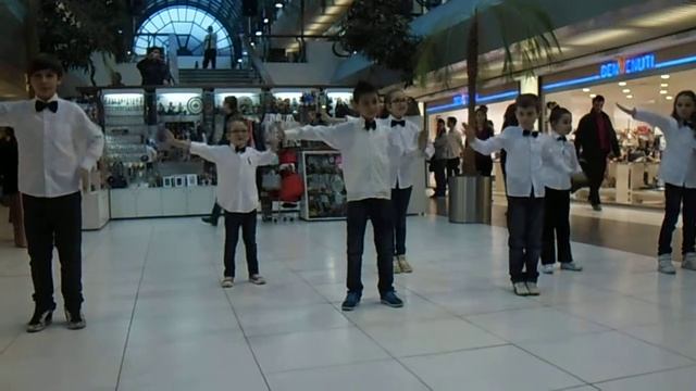 Mini Heroes! смотреть онлайн