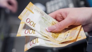 В сутки — не более 50 тысяч рублей: в РФ вводят ограничение на снятие наличных в банкоматах