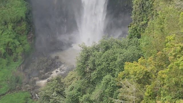 Индонезия: Водопад Сиписописо, о.Суматра. 9.03.2024. Sipisopiso waterfall ( Sumatra, Indonesia ).