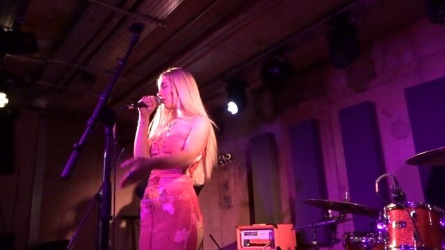 Lily Knott-Sister Warned Me @ The Lower Third, 2nd March 2023 смотреть онлайн