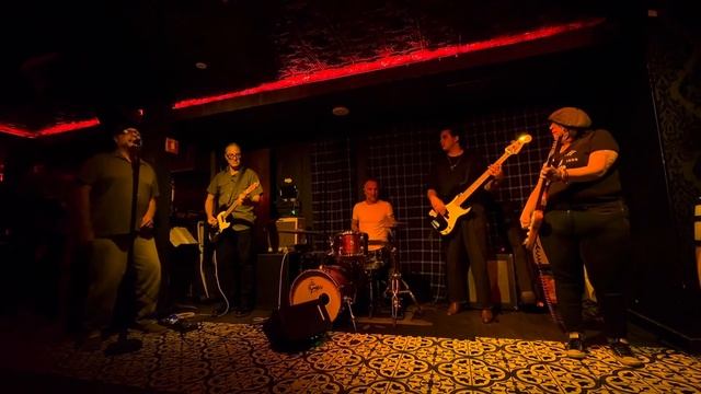 Too Tall To Mambo - Chickenbone Slim, Laura Chavez, Marty Dodson, Justice Guevara, Ross Derrod смотреть онлайн