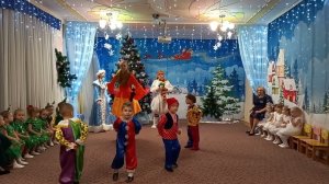 Танец Петрушек младшая группа