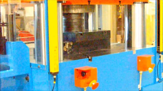 Pressa 800 tonn. Locatelli Meccanica смотреть онлайн