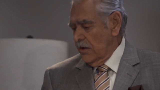 Ana Lucía y Orlando hacen un trato para ayudar a Santiago | Tres veces Ana - Televisa смотреть онлайн