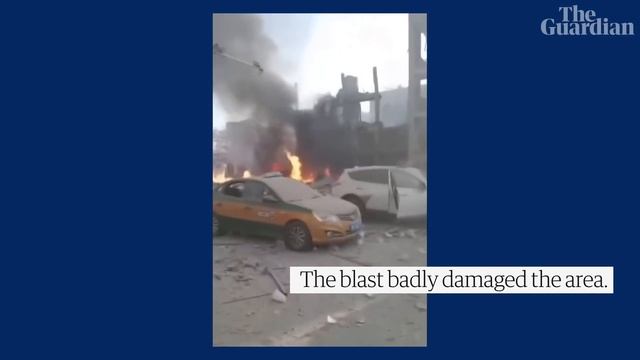 Moment explosion destroys restaurant in northern China смотреть онлайн