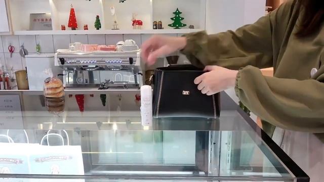 Женская кожаная сумка на плечо смотреть онлайн