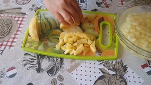 Сборная мясная солянка с колбасой и картофелем.