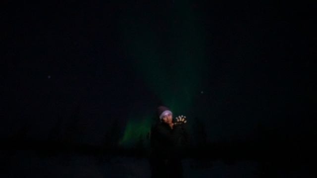 АРЬЯ ПРАДАНА БУДИАРТО МЕСТНЫЙ ГИД ИНДОНЕЗИЯ ОХОТА АВРОРА 🌌 МУРМАНСК РОССИЯ 🇷🇺