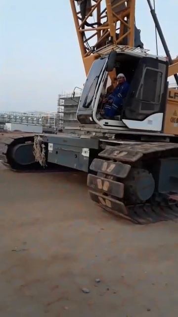travel crawler crane LIEBHERR 160 TONS смотреть онлайн
