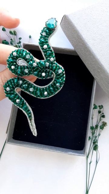 Брошь Змея смотреть онлайн