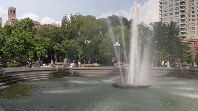 Canon R7 4K GPS Test: Shooting in Washington Park, NYC смотреть онлайн