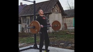 Взятие с виса выше колен в стойку