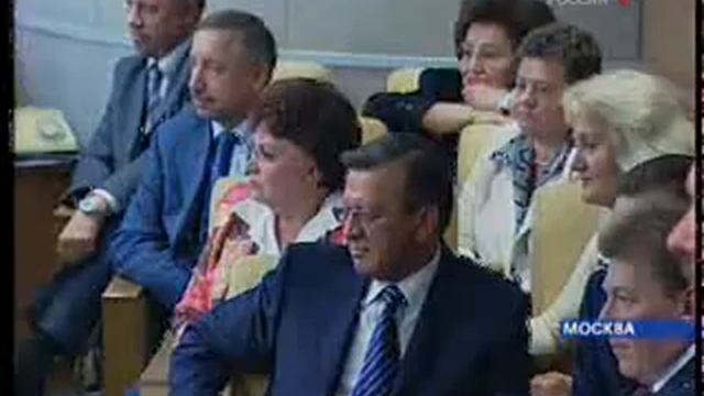 Жириновский припечатал коммунистов смотреть онлайн