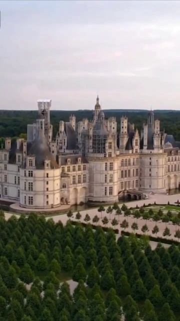 Замок Шамбор, Франция 🏰 🇫🇷 #France #замок #Шамбор #путешествие #beautiful смотреть онлайн