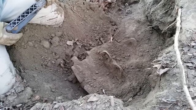 Panther Tank Excavation on battlefield! WW2 Panther segments and more! WW2 metal detecting смотреть онлайн