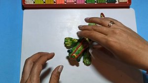 ЛЕПИМ ИЗ ПЛАСТИЛИНА ЯЩЕРИЦУ