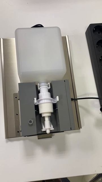 Встраиваемый выдвижной дозатор для жидкого мыла за зеркалом WisePro металл матовая сталь / 78-1 смотреть онлайн