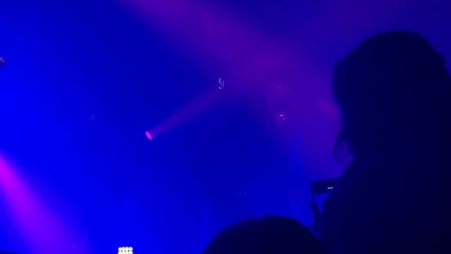 Neon Noir - VV смотреть онлайн