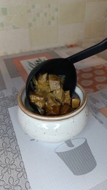 Тушёная говядина с картошкой и капустой в горшочках #тушенаяговядина #говядина #вгоршочках #ужин
