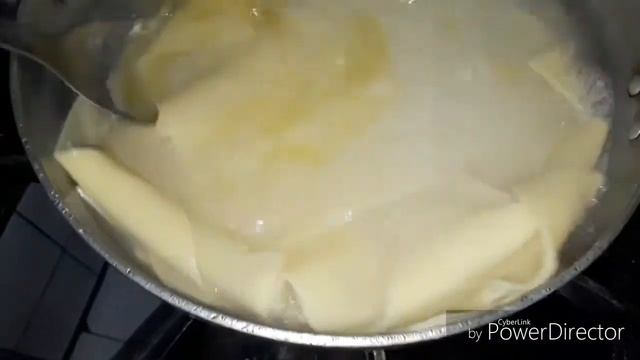 Lasagna beef 
Lasagna beef mince recipe in urdu by //unique cooking//