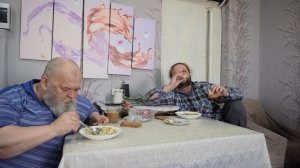 Вкусно ужинаем вместе с папой