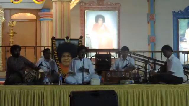 Bhajan: Anupama Sundara Nanda Kishora смотреть онлайн