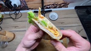 БигМак в лепешке! Вкусно!