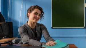 Училка 1, 2, 3, 4 серия от 12.04.2025 на канале Россия. Сериал Училка