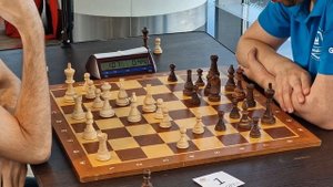 Арсланов Шамиль (2338) - Голубов Савелий (2516) Шамиль атаковал, но Савелий отлично защищался.