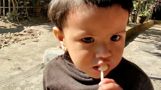 Funny Children Take Loli Pop & Funny Playing | Children Eating Loli Pop | #LoliPop смотреть онлайн