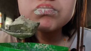 Суп из глины с кусками мела / Clay soup with pieces of chalk #chalkeating #wetcrunch