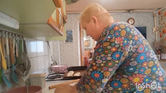 64. ПРИВЕТ ИЗ КРЫМА. САМСА С ТЫКВОЙ. КОРОВА НА ПРОГУЛКЕ.