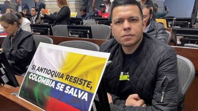 EN VIVO ✨ QUIERE PASAR DE AGACHE EN LA VACA 4G | JOTA PE HERNÁNDEZ | TENGO VIDEO CON PAOLA HOLGUÍN смотреть онлайн