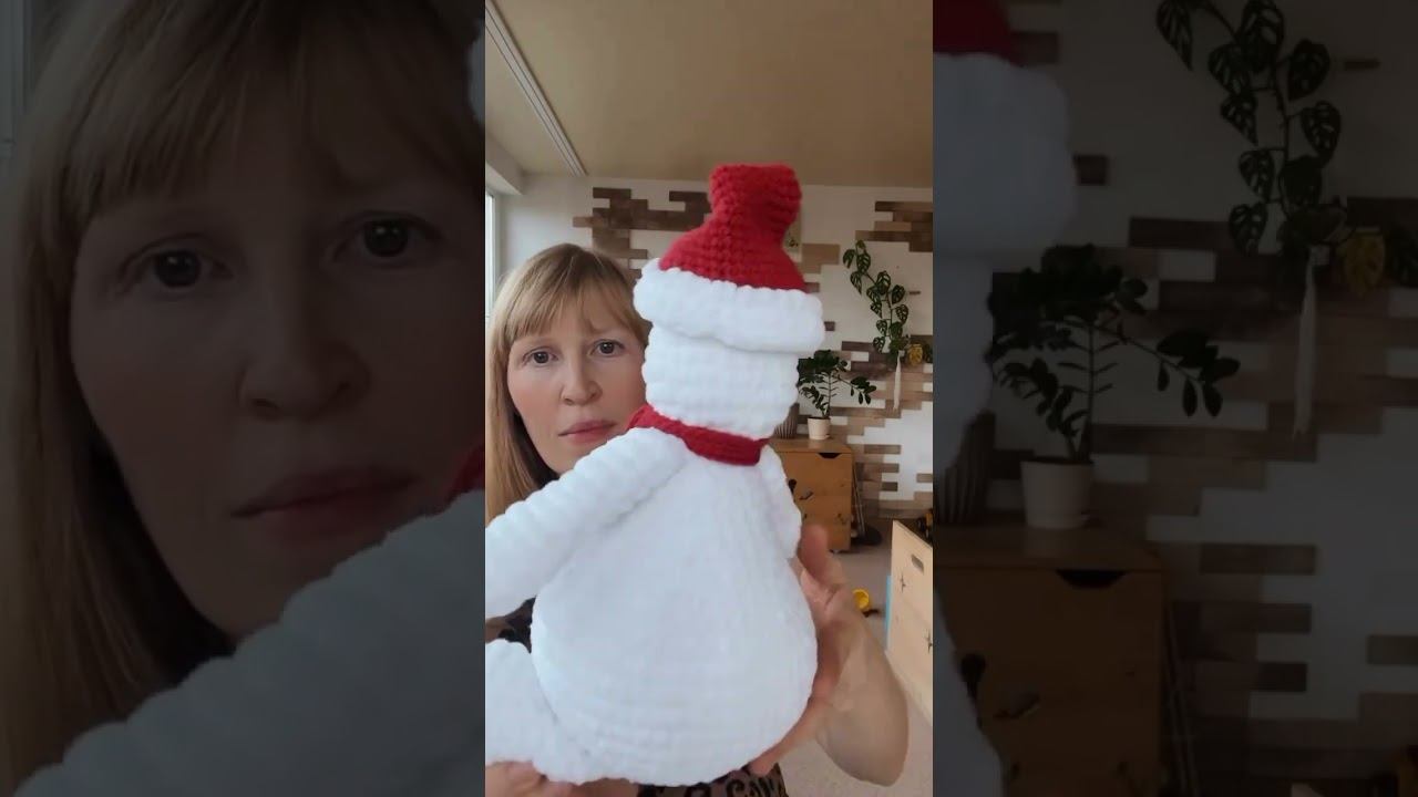 Новая игрушка из плюшевой пряжи крючком. Снеговик прчтовик #crochet #вязание #амигуруми