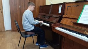 Малинкин Василий исполняет: П.И. Чайковский "Полька" (из Детского альбома)