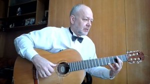 Татьяна (Петр Лещенко) на гитаре
