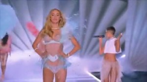 Halsey   Without Me Live From The Victoria’s Secret 2018 Fashion Show   YouTube