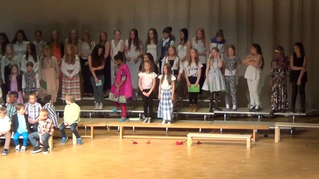 Поздравление ветеранов школьниками Финской школы 1 1080p смотреть онлайн