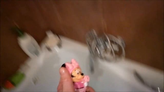 Minnie Mouse Squirting Bath Toy - Zabawka do kąpieli - Biedronka смотреть онлайн