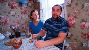 ЖИЗНЬ В УРАЛЬСКОЙ ГЛУБИНКЕ | ЗАГОТОВКА ДРОВ И ДРАНИКИ С НАЧИНКОЙ НА КАМИНКЕ