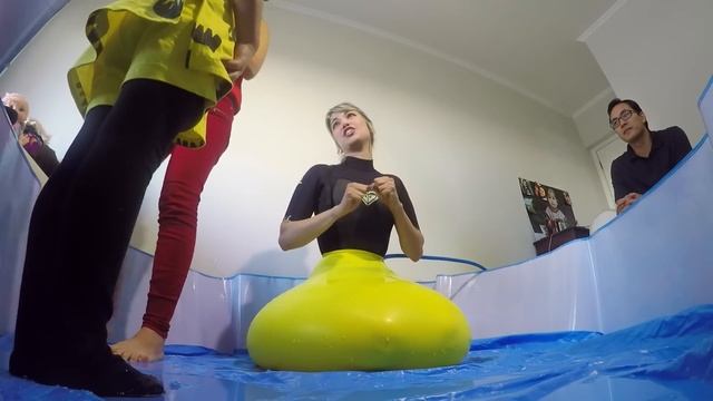 Entrei no Balão Gigante de Água Kelly Maria do Vanguarda Mix смотреть онлайн