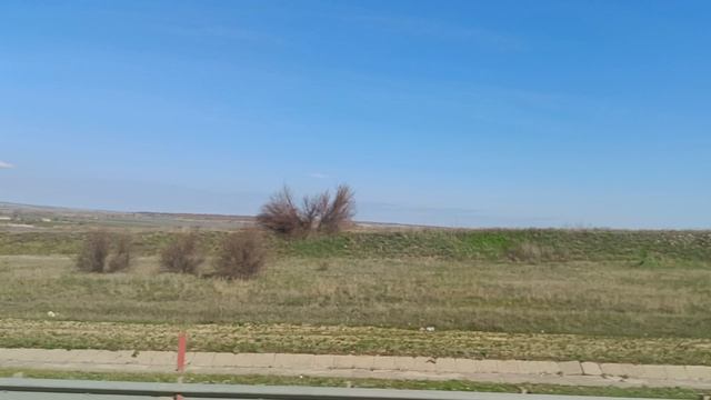 Волга в апреле.